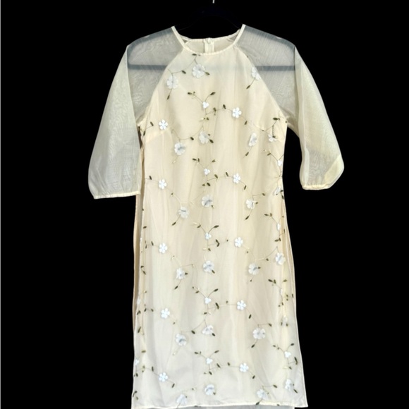 Elegant Cream Floral Ao Dai - Picture 1 of 7